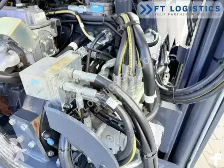 رافعة شوكية متعددة الاتجاهات Combilift