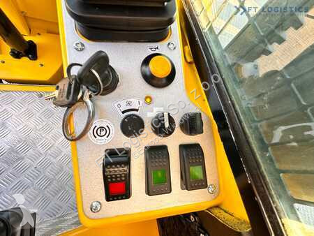 Stivuitor multidirectional Combilift