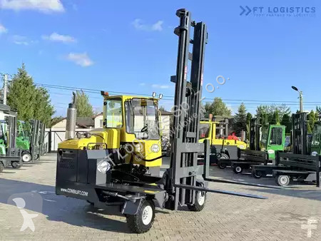 Štvorcestný vysokozdvižný vozík Combilift