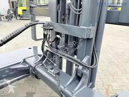 Štvorcestný vysokozdvižný vozík Combilift