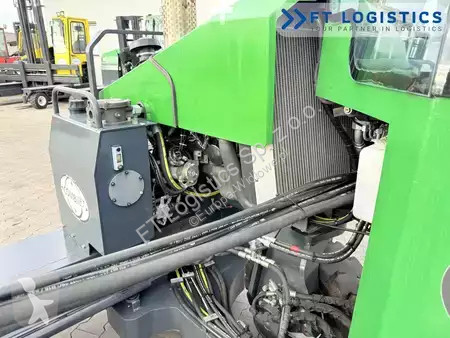 Štvorcestný vysokozdvižný vozík Combilift
