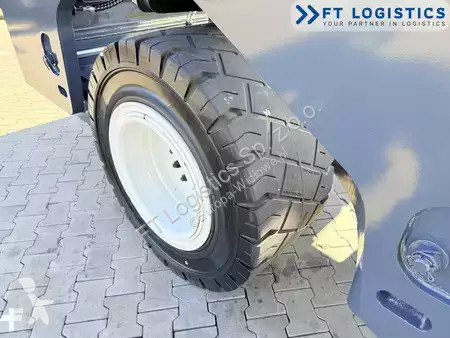 Многоходовой погрузчик Combilift