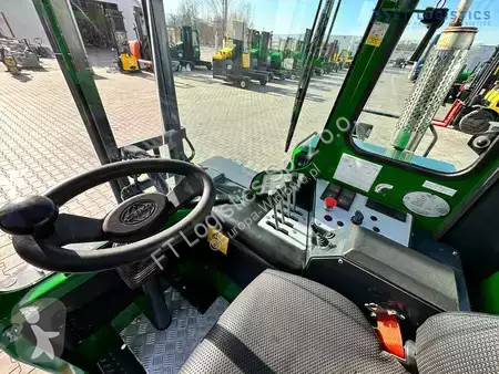 Štvorcestný vysokozdvižný vozík Combilift