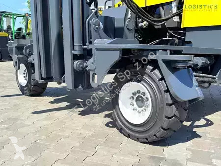 Štvorcestný vysokozdvižný vozík Combilift