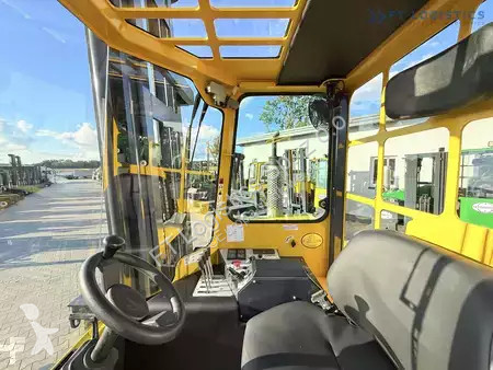 Štvorcestný vysokozdvižný vozík Combilift