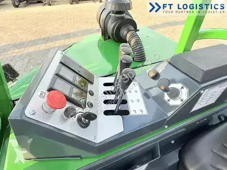 Štvorcestný vysokozdvižný vozík Combilift