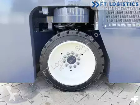 رافعة شوكية متعددة الاتجاهات Combilift