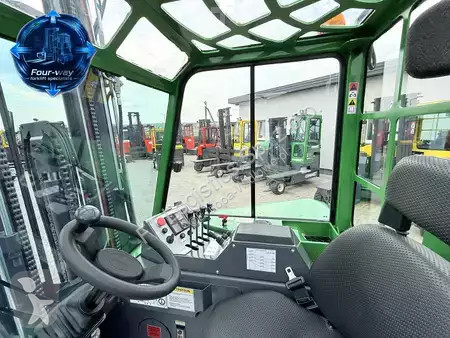 Многоходовой погрузчик Combilift