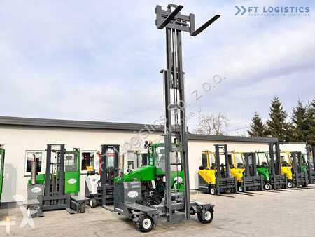 Empilhador multi direccional Combilift