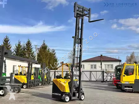 Štvorcestný vysokozdvižný vozík Combilift