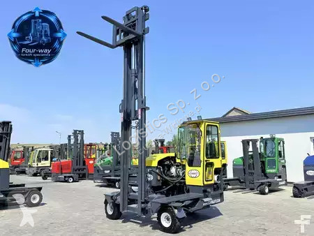 Многопосочен кар Combilift