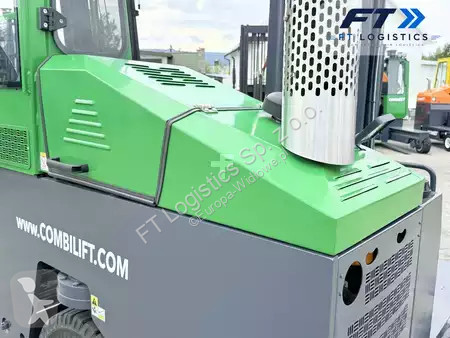 多向叉车 Combilift
