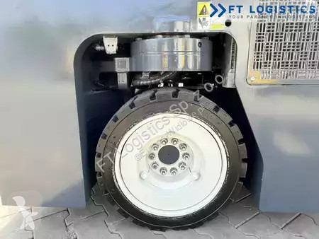 رافعة شوكية متعددة الاتجاهات Combilift