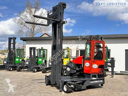 Empilhador multi direccional Combilift