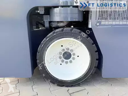 Štvorcestný vysokozdvižný vozík Combilift