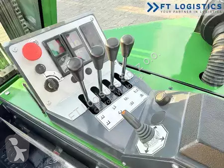 Štvorcestný vysokozdvižný vozík Combilift