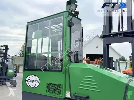 多向叉车 Combilift