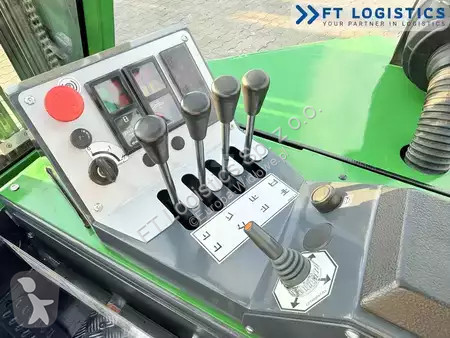 رافعة شوكية متعددة الاتجاهات Combilift