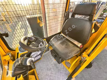 Štvorcestný vysokozdvižný vozík Combilift