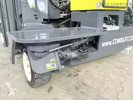 Štvorcestný vysokozdvižný vozík Combilift