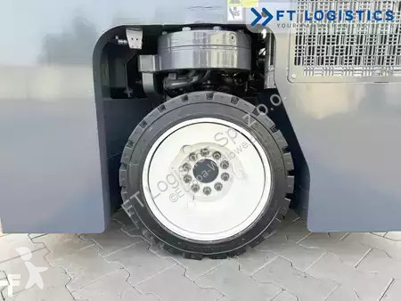 Štvorcestný vysokozdvižný vozík Combilift