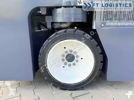 رافعة شوكية متعددة الاتجاهات Combilift