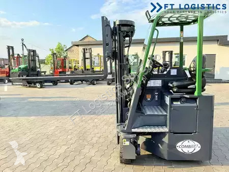 رافعة شوكية متعددة الاتجاهات Combilift