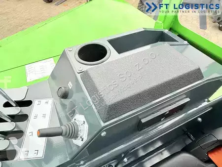 رافعة شوكية متعددة الاتجاهات Combilift