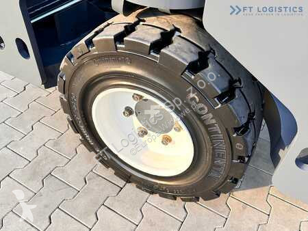 Stivuitor multidirectional Combilift
