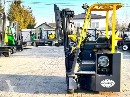 Štvorcestný vysokozdvižný vozík Combilift