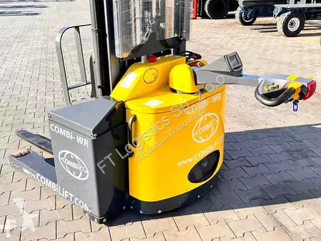 Štvorcestný vysokozdvižný vozík Combilift