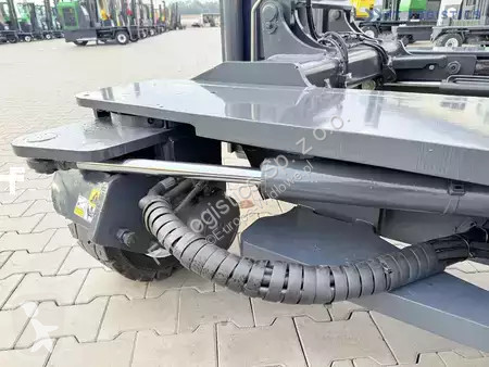 Štvorcestný vysokozdvižný vozík Combilift