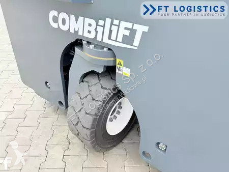 Štvorcestný vysokozdvižný vozík Combilift