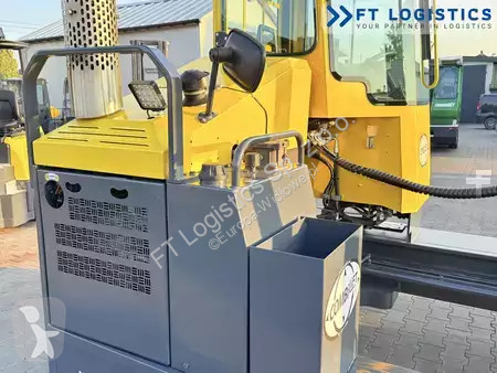 رافعة شوكية متعددة الاتجاهات Combilift