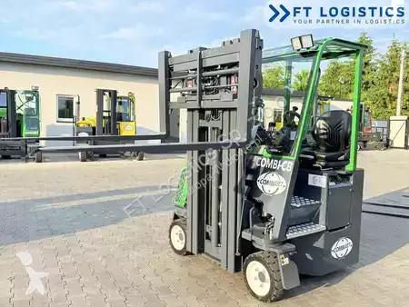 رافعة شوكية متعددة الاتجاهات Combilift