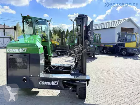 Štvorcestný vysokozdvižný vozík Combilift