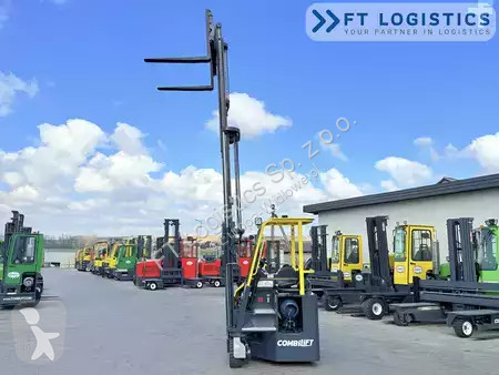 رافعة شوكية متعددة الاتجاهات Combilift