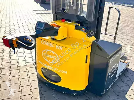 رافعة شوكية متعددة الاتجاهات Combilift