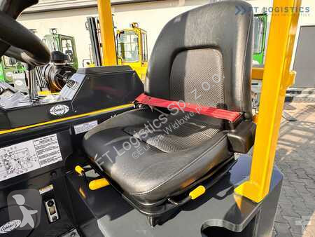 Empilhador multi direccional Combilift