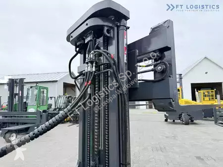 Štvorcestný vysokozdvižný vozík Combilift