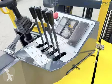 Štvorcestný vysokozdvižný vozík Combilift