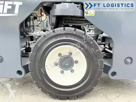 Štvorcestný vysokozdvižný vozík Combilift