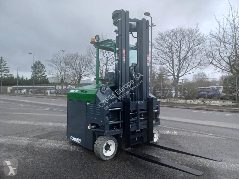 Empilhador multi direccional Combilift CBE3000