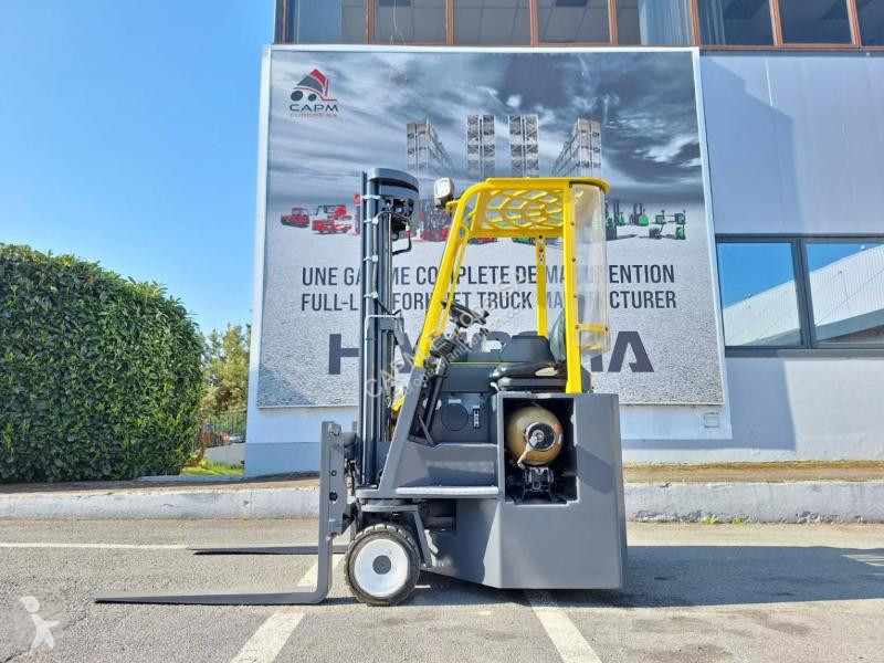 Empilhador multi direccional Combilift CB