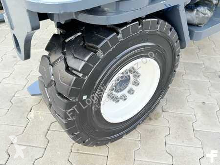 Stivuitor multidirectional Combilift