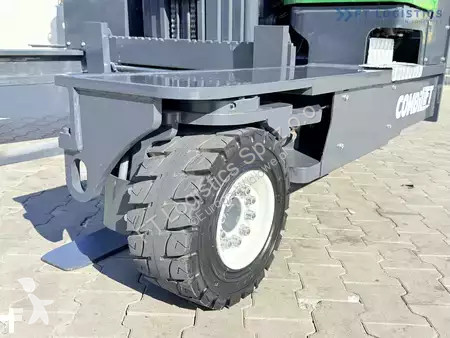 Štvorcestný vysokozdvižný vozík Combilift