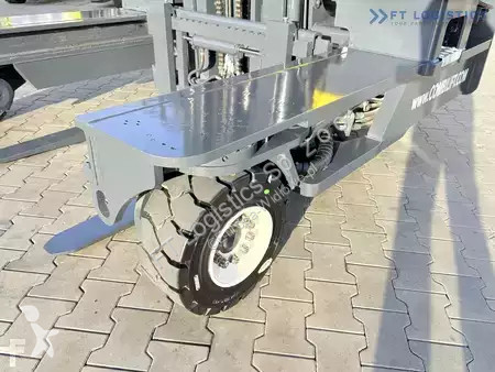 Štvorcestný vysokozdvižný vozík Combilift