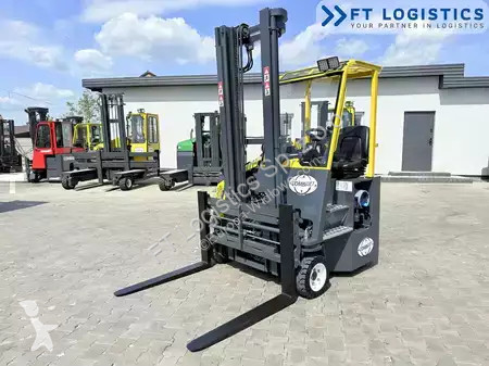 Многопосочен кар Combilift