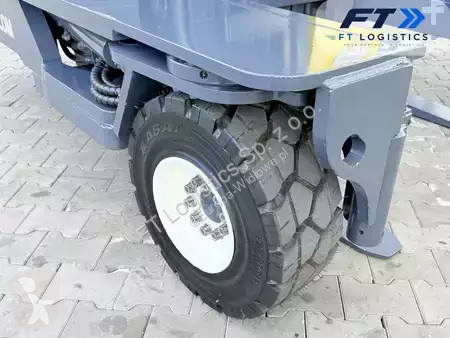 Stivuitor multidirectional Combilift
