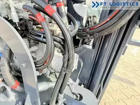 رافعة شوكية متعددة الاتجاهات Combilift